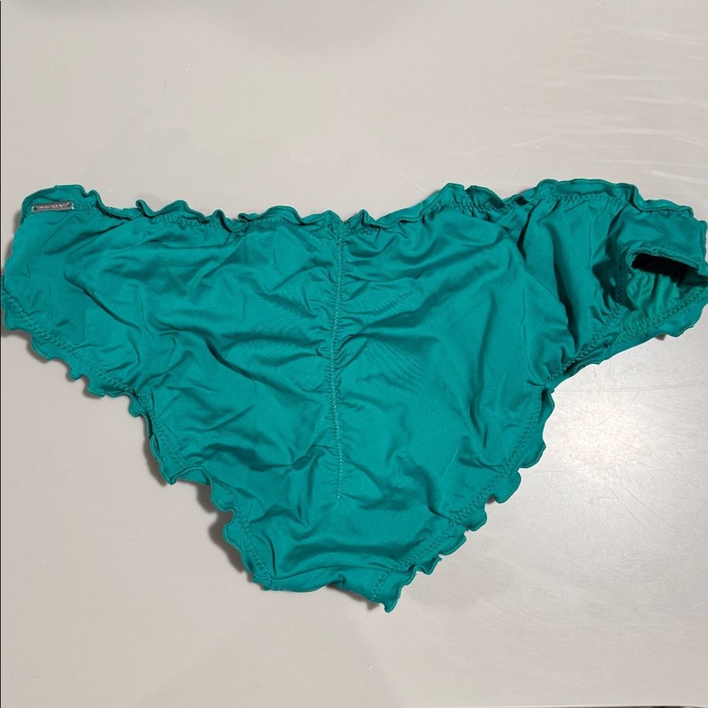 Victoria’s Secret bikini - Picture 3 of 7